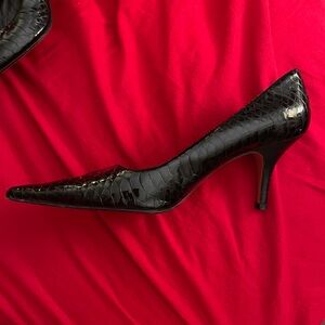 Kenneth Cole New York Black Stiletto Pointed Toe Heels Size 11
